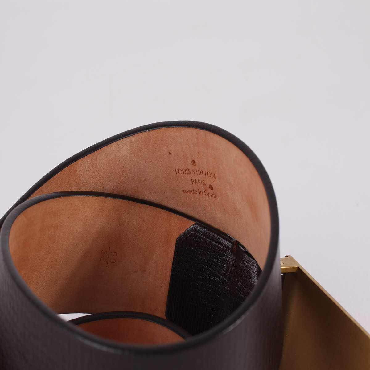 Cinturón Louis Vuitton para hombre  Comprar o Vender Cinturones de Lujo -  Vestiaire Collective
