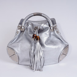 Bolso Indy de cuero plateado