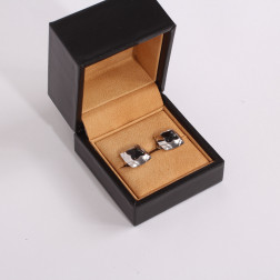 Pendientes de oro blanco 18 k y cabujones.