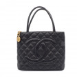 Sac à main Chanel Médaillon en cuir grainé noir